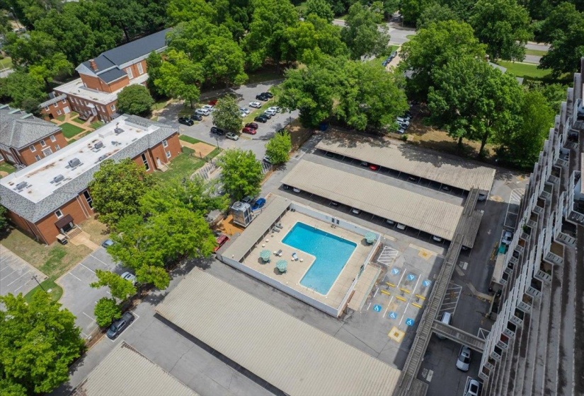1960 PARKWAY AVE, Memphis, Tennessee 38112, 2 Bedrooms Bedrooms, 5 Rooms Rooms,2 BathroomsBathrooms,Residential,For Sale,PARKWAY,10209901