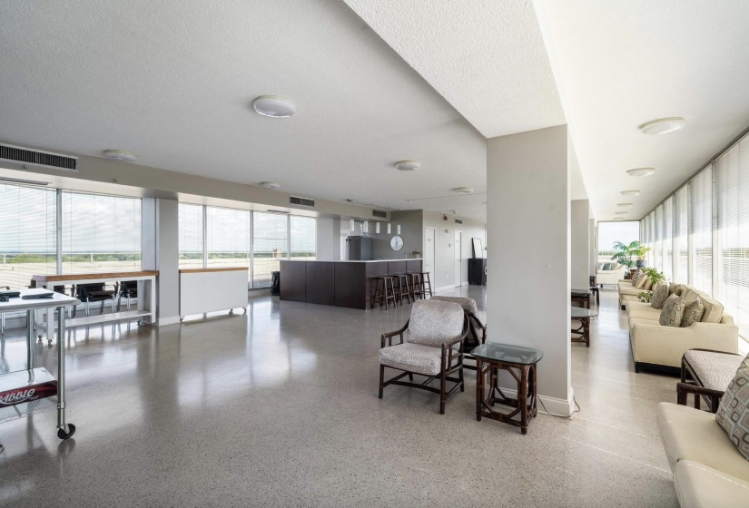 1960 PARKWAY AVE, Memphis, Tennessee 38112, 2 Bedrooms Bedrooms, 5 Rooms Rooms,2 BathroomsBathrooms,Residential,For Sale,PARKWAY,10209901