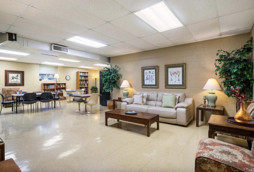 1960 PARKWAY AVE, Memphis, Tennessee 38112, 2 Bedrooms Bedrooms, 5 Rooms Rooms,2 BathroomsBathrooms,Residential,For Sale,PARKWAY,10209901