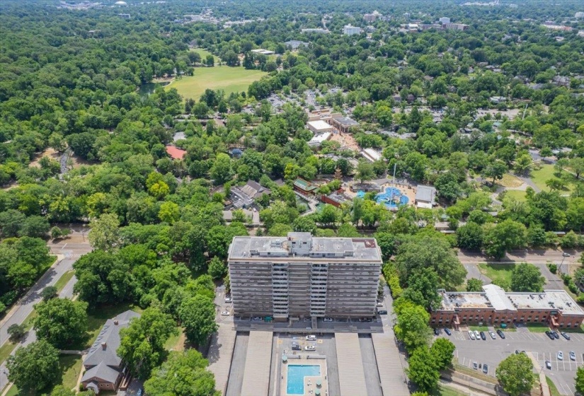 1960 PARKWAY AVE, Memphis, Tennessee 38112, 2 Bedrooms Bedrooms, 5 Rooms Rooms,2 BathroomsBathrooms,Residential,For Sale,PARKWAY,10209901