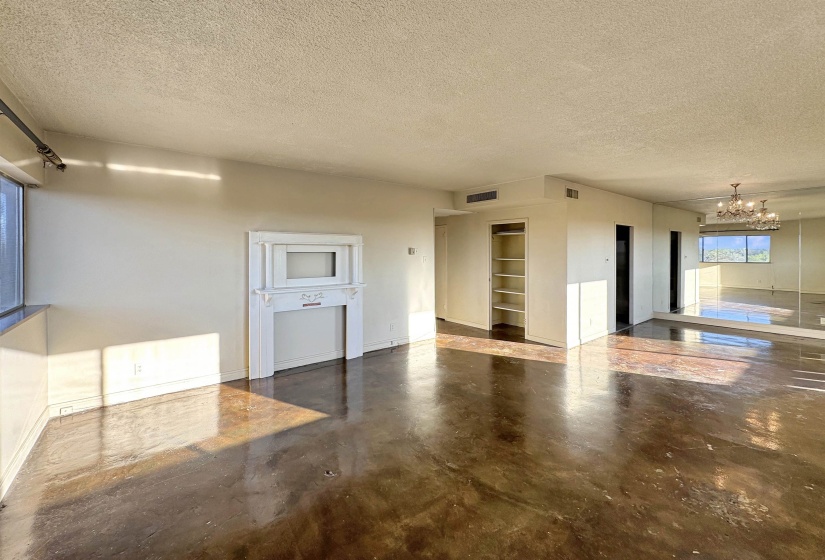 1960 PARKWAY AVE, Memphis, Tennessee 38112, 2 Bedrooms Bedrooms, 5 Rooms Rooms,2 BathroomsBathrooms,Residential,For Sale,PARKWAY,10209901