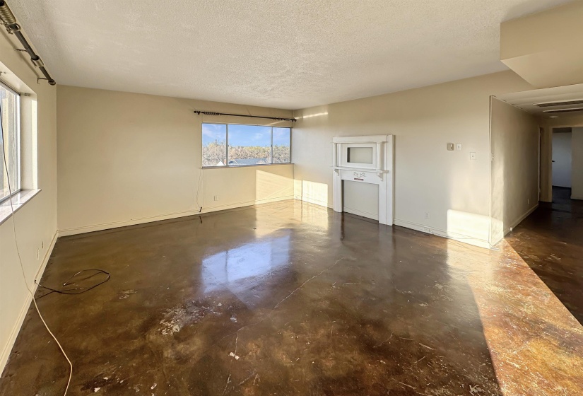 1960 PARKWAY AVE, Memphis, Tennessee 38112, 2 Bedrooms Bedrooms, 5 Rooms Rooms,2 BathroomsBathrooms,Residential,For Sale,PARKWAY,10209901