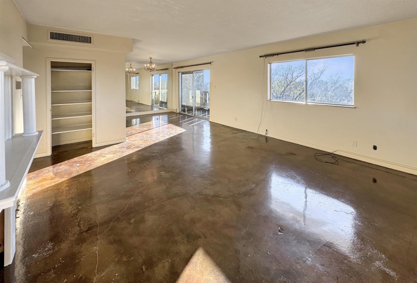 1960 PARKWAY AVE, Memphis, Tennessee 38112, 2 Bedrooms Bedrooms, 5 Rooms Rooms,2 BathroomsBathrooms,Residential,For Sale,PARKWAY,10209901