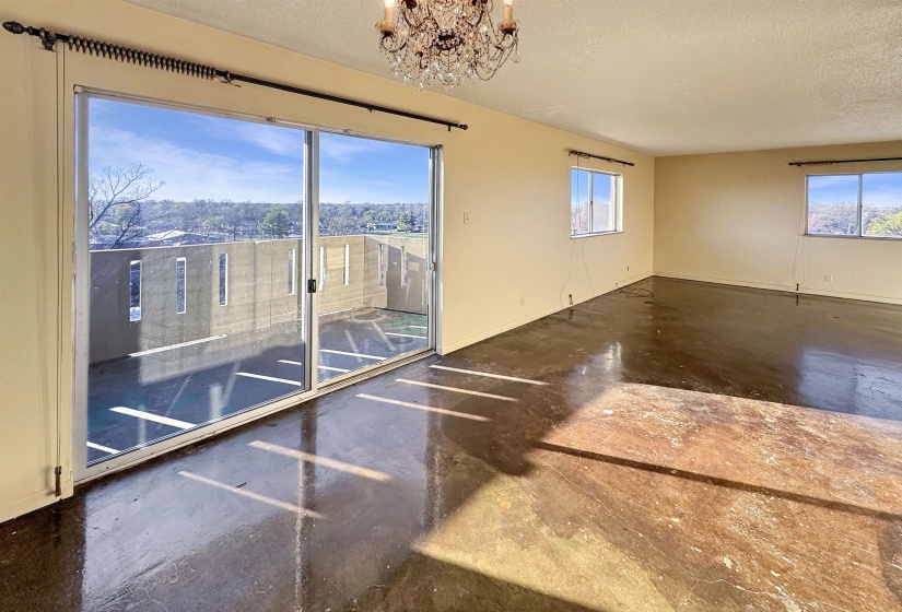 1960 PARKWAY AVE, Memphis, Tennessee 38112, 2 Bedrooms Bedrooms, 5 Rooms Rooms,2 BathroomsBathrooms,Residential,For Sale,PARKWAY,10209901