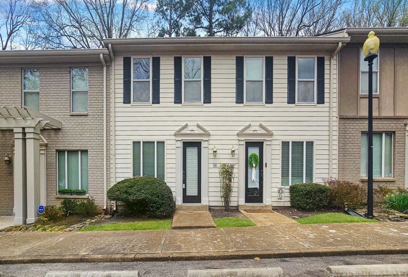 7455 GERMANTOWN SQ, Germantown, Tennessee 38138, 2 Bedroom Bedrooms, 5 Room Rooms,2.1 BathroomBathrooms,Residential,For Sale,GERMANTOWN,0,10216356