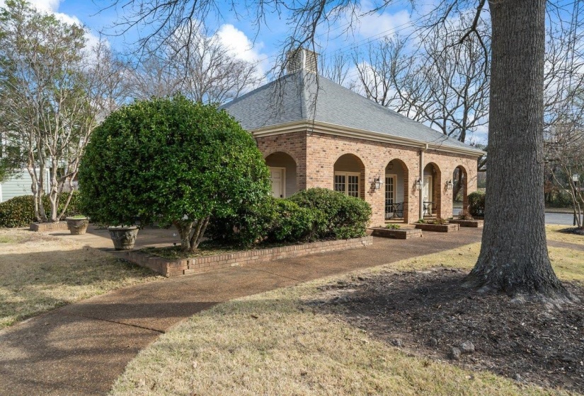 2060 ROMFORD LN, Memphis, Tennessee 38119, 3 Bedroom Bedrooms, 7 Room Rooms,2.1 BathroomBathrooms,Residential,For Sale,ROMFORD,0,10216361