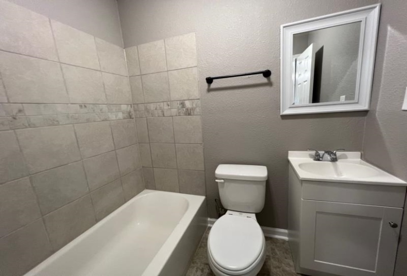 2428 VOLLINTINE AVE, Memphis, Tennessee 38108, 1 Bedroom Bedrooms, 0 ,1 BathroomBathrooms,Duplexes,For Sale,VOLLINTINE,0,10216384