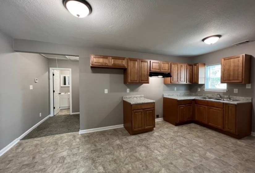 2428 VOLLINTINE AVE, Memphis, Tennessee 38108, 1 Bedroom Bedrooms, 0 ,1 BathroomBathrooms,Duplexes,For Sale,VOLLINTINE,0,10216384