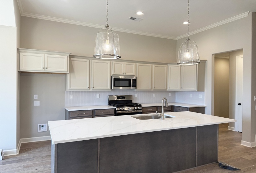 275 VALLEYVIEW LN, Oakland, Tennessee 38060, 4 Bedroom Bedrooms, 9 Room Rooms,3 BathroomBathrooms,Residential,For Sale,VALLEYVIEW,0,10208371