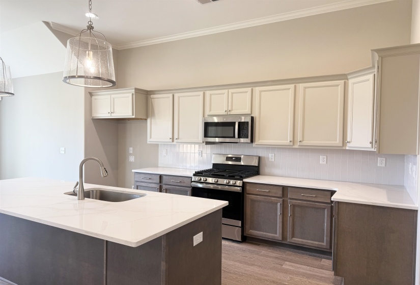 275 VALLEYVIEW LN, Oakland, Tennessee 38060, 4 Bedroom Bedrooms, 9 Room Rooms,3 BathroomBathrooms,Residential,For Sale,VALLEYVIEW,0,10208371