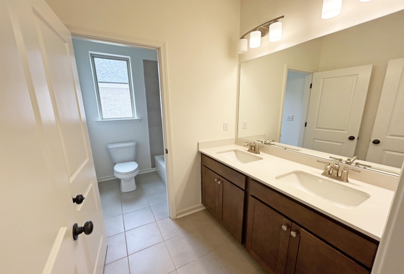 150 MISTY MEADOWS DR, Oakland, Tennessee 38060, 3 Bedrooms Bedrooms, 7 Rooms Rooms,2 BathroomsBathrooms,Residential,For Sale,MISTY MEADOWS,10208378