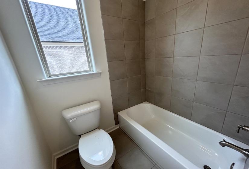 150 MISTY MEADOWS DR, Oakland, Tennessee 38060, 3 Bedrooms Bedrooms, 7 Rooms Rooms,2 BathroomsBathrooms,Residential,For Sale,MISTY MEADOWS,10208378