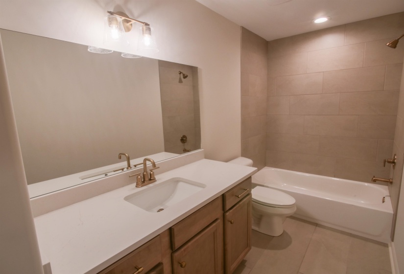 9574 GRAYS HOLLOW DR, Cordova, Tennessee 38018, 6 Bedroom Bedrooms, 11 Room Rooms,3.1 BathroomBathrooms,Residential,For Sale,GRAYS HOLLOW,0,10208639