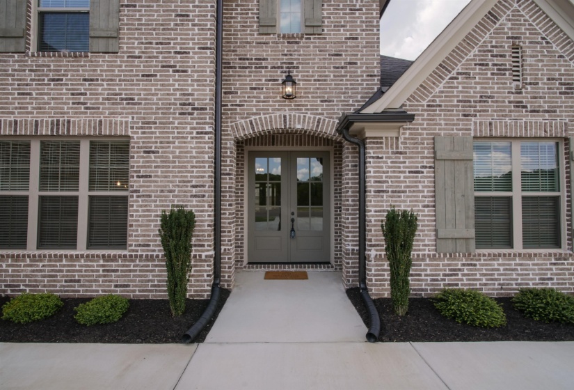 9574 GRAYS HOLLOW DR, Cordova, Tennessee 38018, 6 Bedroom Bedrooms, 11 Room Rooms,3.1 BathroomBathrooms,Residential,For Sale,GRAYS HOLLOW,0,10208639