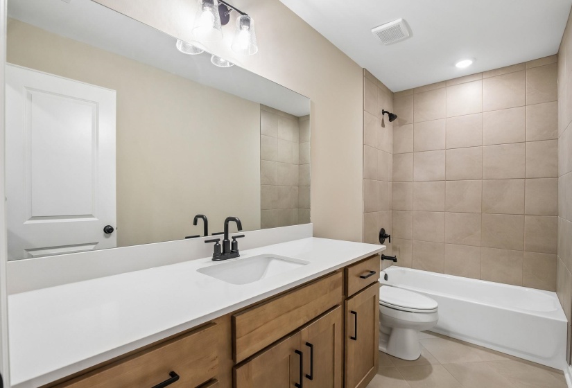 110 LAUREL WOOD LN, Oakland, Tennessee 38060, 4 Bedroom Bedrooms, 10 Room Rooms,3 BathroomBathrooms,Residential,For Sale,LAUREL WOOD,0,10209058
