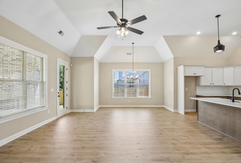 110 LAUREL WOOD LN, Oakland, Tennessee 38060, 4 Bedroom Bedrooms, 10 Room Rooms,3 BathroomBathrooms,Residential,For Sale,LAUREL WOOD,0,10209058