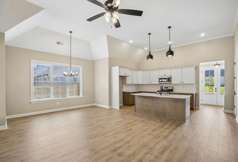 110 LAUREL WOOD LN, Oakland, Tennessee 38060, 4 Bedroom Bedrooms, 10 Room Rooms,3 BathroomBathrooms,Residential,For Sale,LAUREL WOOD,0,10209058