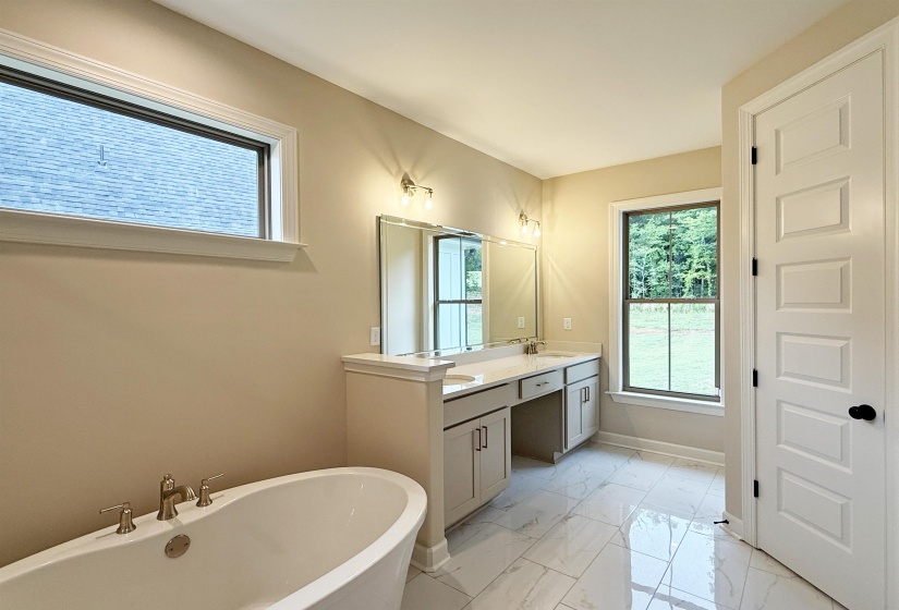 410 CYPRESS VILLAGE LN, Eads, Tennessee 38028, 5 Bedroom Bedrooms, 9 Room Rooms,3 BathroomBathrooms,Residential,For Sale,CYPRESS VILLAGE,0,10210865