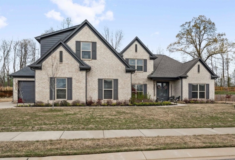 431 GEORGE ELLIS DR, Munford, Tennessee 38058, 4 Bedroom Bedrooms, 9 Room Rooms,3 BathroomBathrooms,Residential,For Sale,GEORGE ELLIS,0,10216464