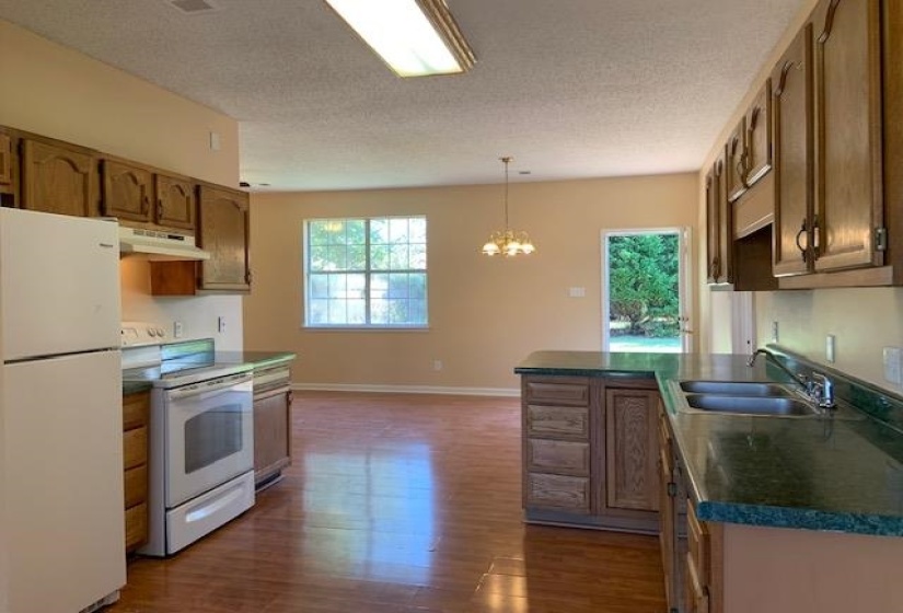 3912 AUTUMN HARVEST LN, Unincorporated, Tennessee 38125, 3 Bedroom Bedrooms, 7 Room Rooms,2 BathroomBathrooms,Residential,For Sale,AUTUMN HARVEST,0,10216465