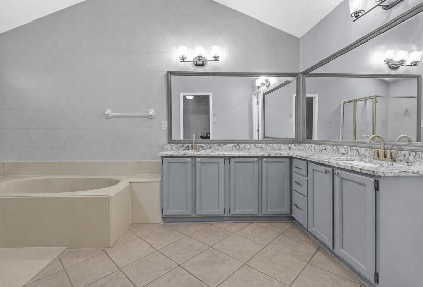 4003 MUIRFIELD DR, Memphis, Tennessee 38125, 3 Bedroom Bedrooms, 5 Room Rooms,2 BathroomBathrooms,Residential,For Sale,MUIRFIELD,0,10216487