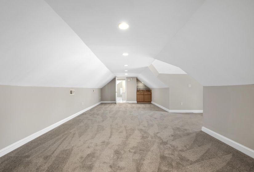 4206 POPLAR AVE, Memphis, Tennessee 38117, 5 Bedroom Bedrooms, 10 Room Rooms,5 BathroomBathrooms,Residential,For Sale,POPLAR,0,10216519