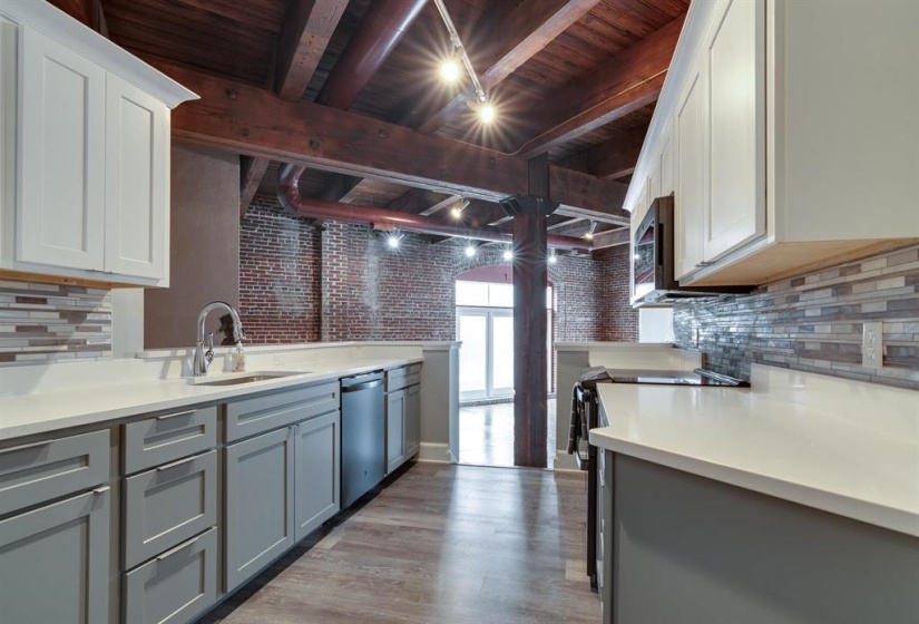 262 WAGNER PL, Memphis, Tennessee 38103, 2 Bedrooms Bedrooms, 5 Rooms Rooms,2 BathroomsBathrooms,Residential,For Sale,WAGNER,10216544