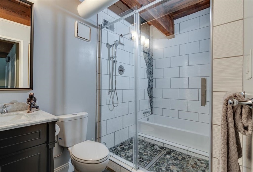 262 WAGNER PL, Memphis, Tennessee 38103, 2 Bedrooms Bedrooms, 5 Rooms Rooms,2 BathroomsBathrooms,Residential,For Sale,WAGNER,10216544