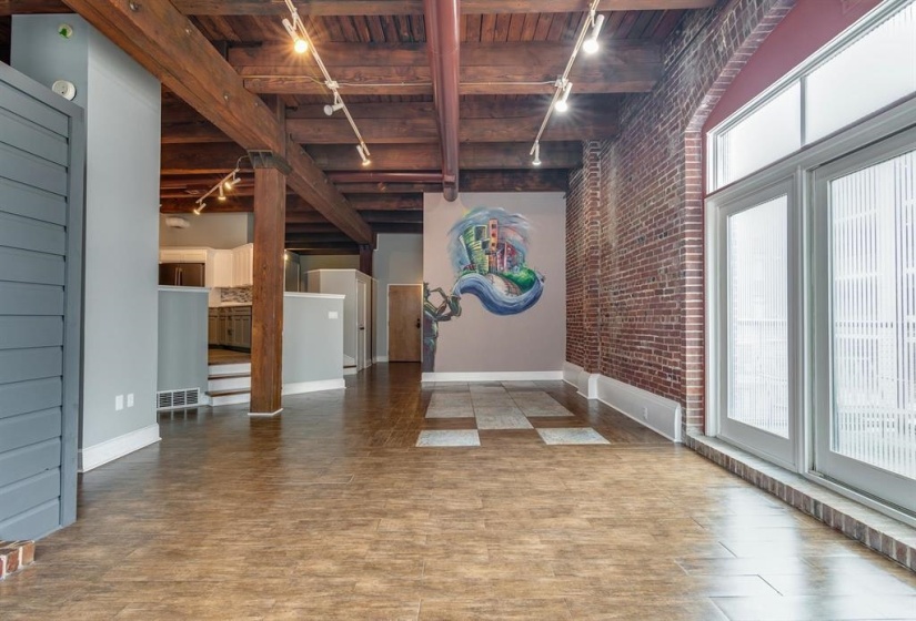 262 WAGNER PL, Memphis, Tennessee 38103, 2 Bedrooms Bedrooms, 5 Rooms Rooms,2 BathroomsBathrooms,Residential,For Sale,WAGNER,10216544