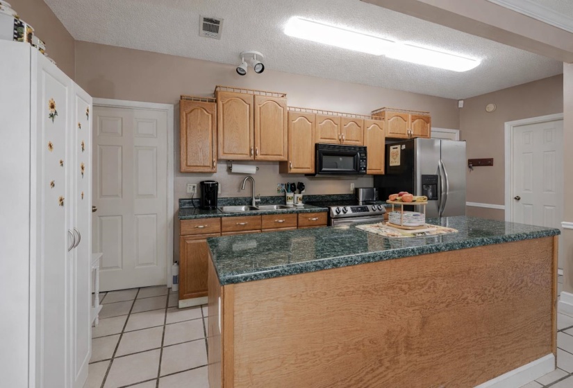 2337 CANNEY CREEK CV, Millington, Tennessee 38053, 4 Bedroom Bedrooms, 8 Room Rooms,3 BathroomBathrooms,Residential,For Sale,CANNEY CREEK,0,10216574