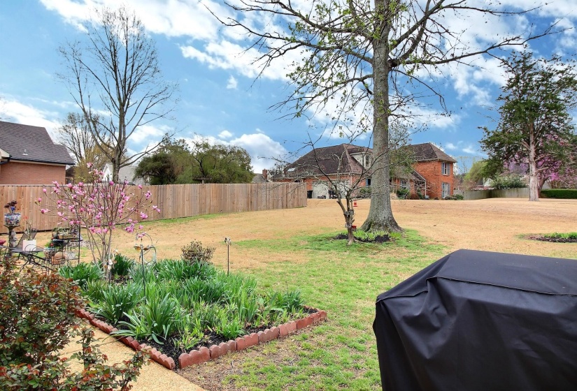 647 WINLAWN DR, Collierville, Tennessee 38017, 4 Bedrooms Bedrooms, 8 Rooms Rooms,2.1 BathroomsBathrooms,Residential,For Sale,WINLAWN,10216576