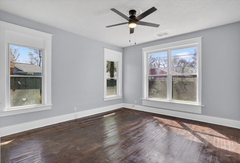 945 FAXON AVE, Memphis, Tennessee 38105, 3 Bedroom Bedrooms, 7 Room Rooms,1.1 BathroomBathrooms,Residential,For Sale,FAXON,0,10216591