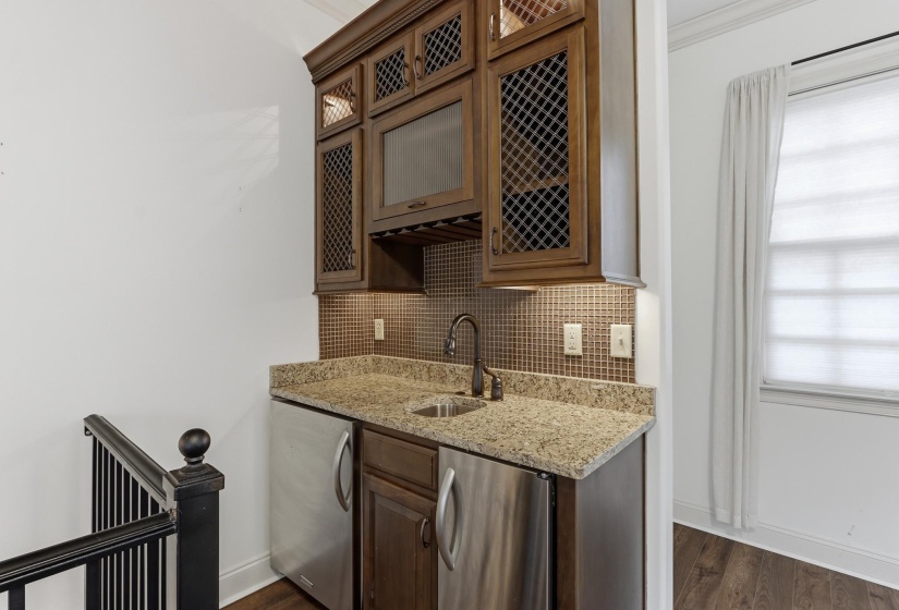 65 PONTOTOC AVE, Memphis, Tennessee 38103, 2 Bedroom Bedrooms, 6 Room Rooms,2.1 BathroomBathrooms,Residential,For Sale,PONTOTOC,0,10216612