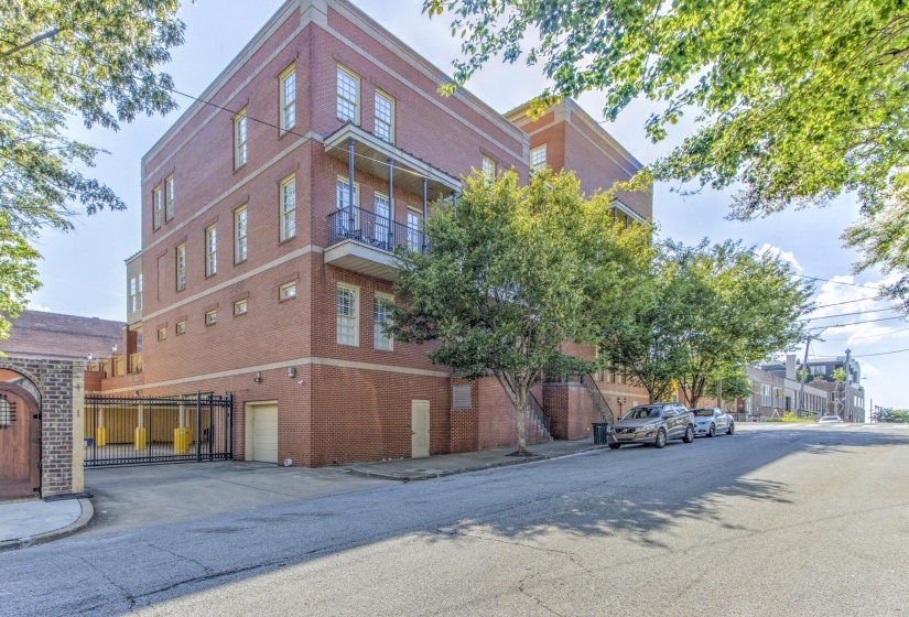 65 PONTOTOC AVE, Memphis, Tennessee 38103, 2 Bedroom Bedrooms, 6 Room Rooms,2.1 BathroomBathrooms,Residential,For Sale,PONTOTOC,0,10216612