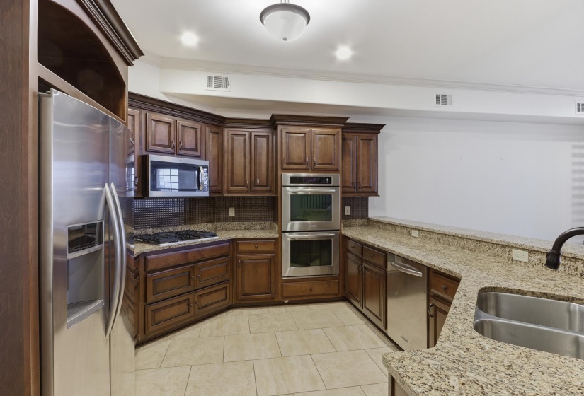 65 PONTOTOC AVE, Memphis, Tennessee 38103, 2 Bedroom Bedrooms, 6 Room Rooms,2.1 BathroomBathrooms,Residential,For Sale,PONTOTOC,0,10216612