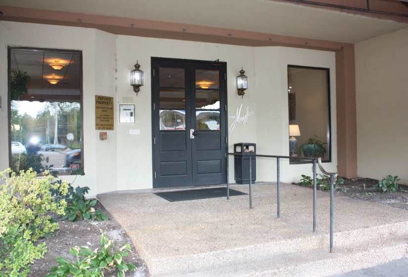 2277 UNION AVE, Memphis, Tennessee 38104, 2 Bedroom Bedrooms, 5 Room Rooms,2 BathroomBathrooms,Residential,For Sale,UNION,0,10216639