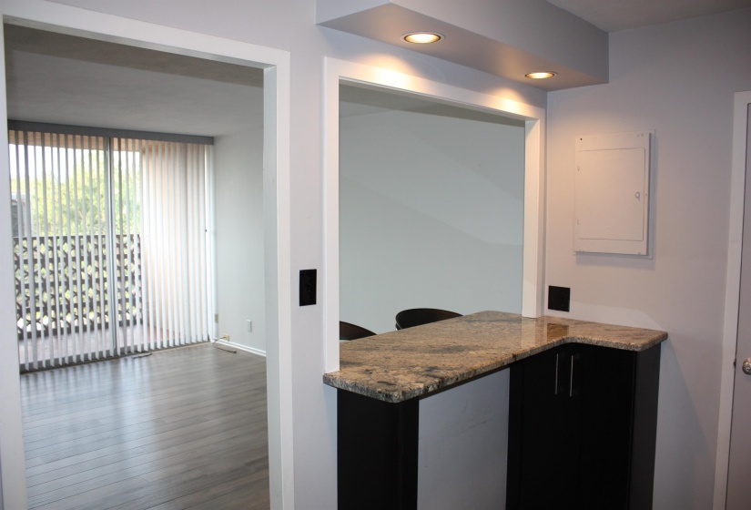 2277 UNION AVE, Memphis, Tennessee 38104, 2 Bedroom Bedrooms, 5 Room Rooms,2 BathroomBathrooms,Residential,For Sale,UNION,0,10216639
