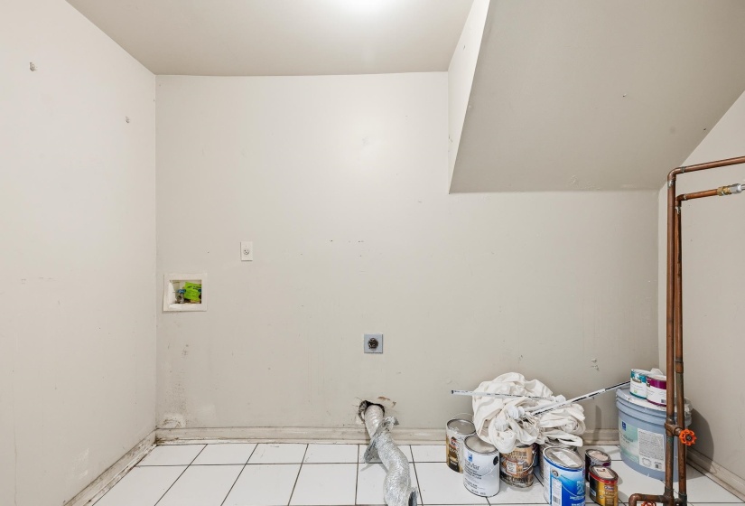 563 COX ST, Memphis, Tennessee 38104, 3 Bedroom Bedrooms, 8 Room Rooms,2.1 BathroomBathrooms,Residential,For Sale,COX,0,10216645