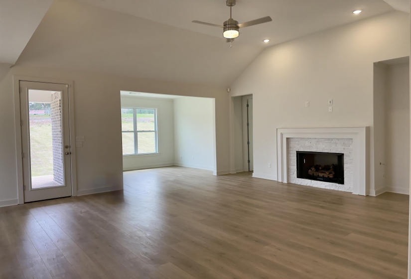 5555 HEATHER OAK DR, Arlington, Tennessee 38002, 4 Bedrooms Bedrooms, 10 Rooms Rooms,3.1 BathroomsBathrooms,Residential,For Sale,HEATHER OAK,10212534