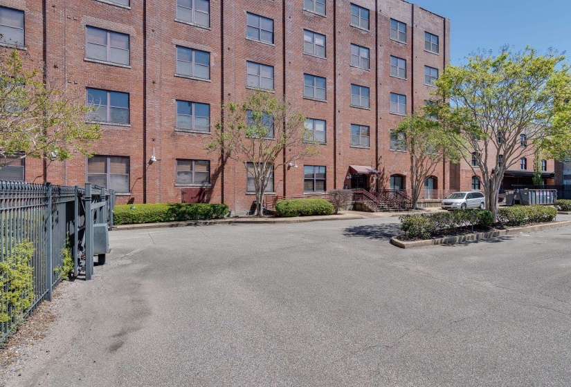 View of apartment building / complex