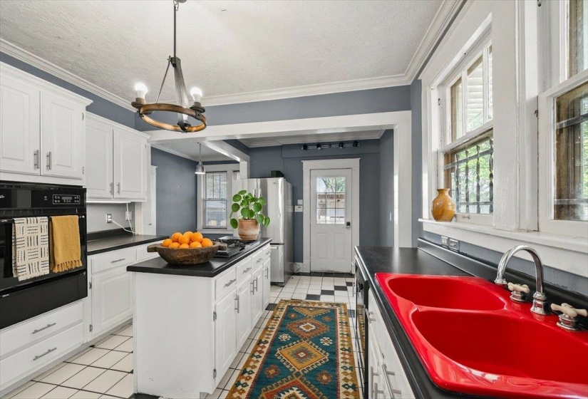 285 MCNEIL ST, Memphis, Tennessee 38112, 3 Bedrooms Bedrooms, 7 Rooms Rooms,1.1 BathroomsBathrooms,Residential,For Sale,MCNEIL,10216795