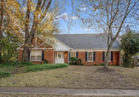 130 GREENBRIAR DR, Memphis, Tennessee 38117, 4 Bedroom Bedrooms, 8 Room Rooms,2.1 BathroomBathrooms,Residential,For Sale,GREENBRIAR,0,10216817 130 GREENBRIAR DR, Memphis, Tennessee 38117, 4 Bedroom Bedrooms, 8 Room Rooms,2.1 BathroomBathrooms,Residential,For Sale,GREENBRIAR,0,10216817