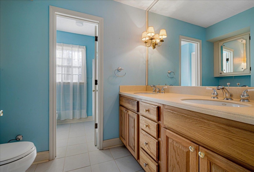 130 GREENBRIAR DR, Memphis, Tennessee 38117, 4 Bedroom Bedrooms, 8 Room Rooms,2.1 BathroomBathrooms,Residential,For Sale,GREENBRIAR,0,10216817
