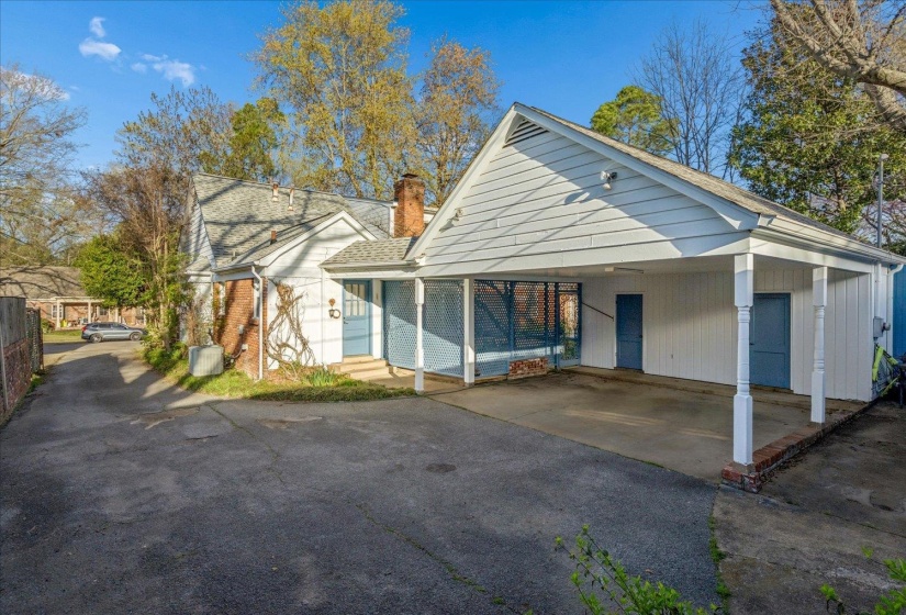 130 GREENBRIAR DR, Memphis, Tennessee 38117, 4 Bedroom Bedrooms, 8 Room Rooms,2.1 BathroomBathrooms,Residential,For Sale,GREENBRIAR,0,10216817