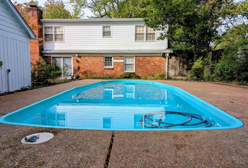 130 GREENBRIAR DR, Memphis, Tennessee 38117, 4 Bedroom Bedrooms, 8 Room Rooms,2.1 BathroomBathrooms,Residential,For Sale,GREENBRIAR,0,10216817