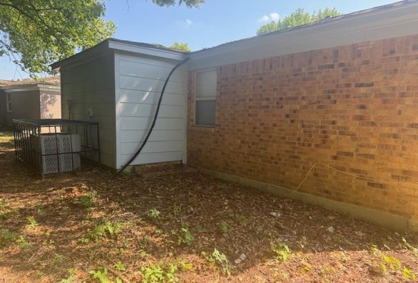 3793 HELEN ANN DR, Memphis, Tennessee 38127, 2 Bedrooms Bedrooms, ,1 BathroomBathrooms,Duplexes,For Sale,HELEN ANN,10216873