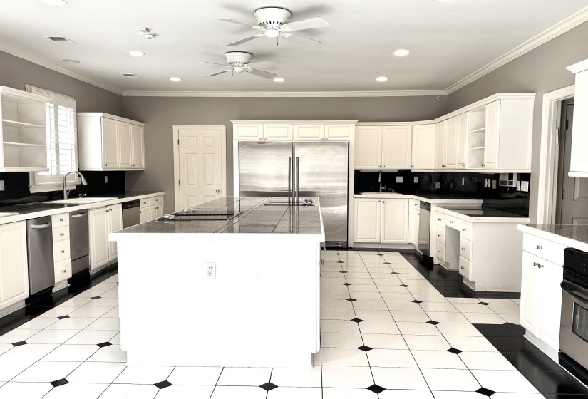 415 YATES RD, Memphis, Tennessee 38120, 5 Bedroom Bedrooms, 11 Room Rooms,4.2 BathroomBathrooms,Rental Properties,For Sale,YATES,0,10216876
