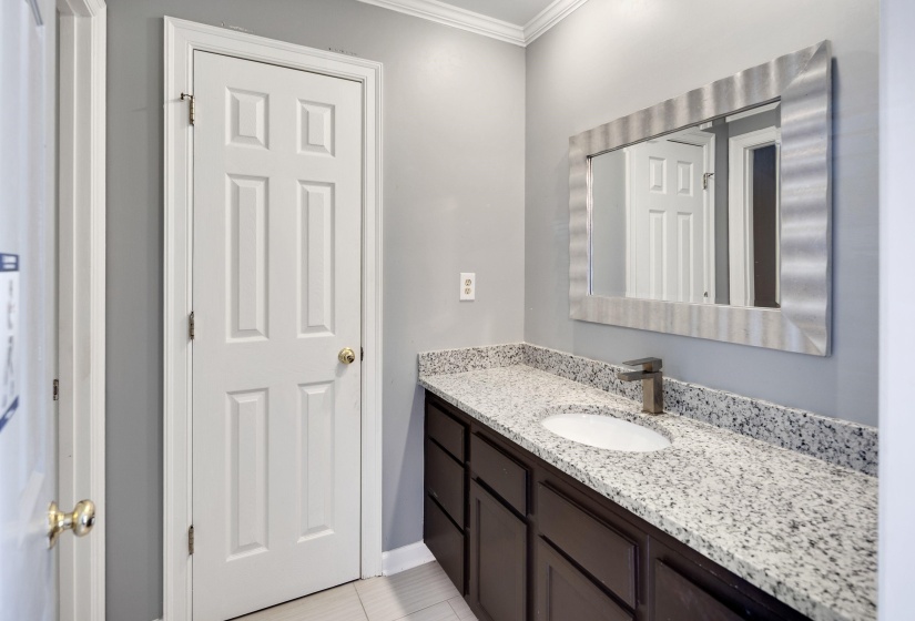 415 YATES RD, Memphis, Tennessee 38120, 5 Bedroom Bedrooms, 11 Room Rooms,4.2 BathroomBathrooms,Rental Properties,For Sale,YATES,0,10216876
