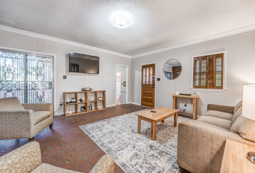 2044 POMONA AVE, Memphis, Tennessee 38116, 4 Bedrooms Bedrooms, 9 Rooms Rooms,2.1 BathroomsBathrooms,Residential,For Sale,POMONA,10216842