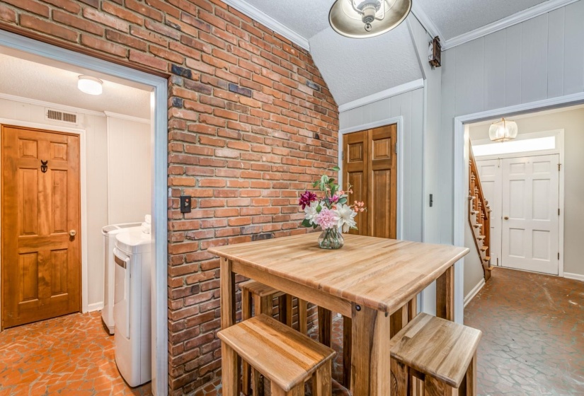 2044 POMONA AVE, Memphis, Tennessee 38116, 4 Bedrooms Bedrooms, 9 Rooms Rooms,2.1 BathroomsBathrooms,Residential,For Sale,POMONA,10216842